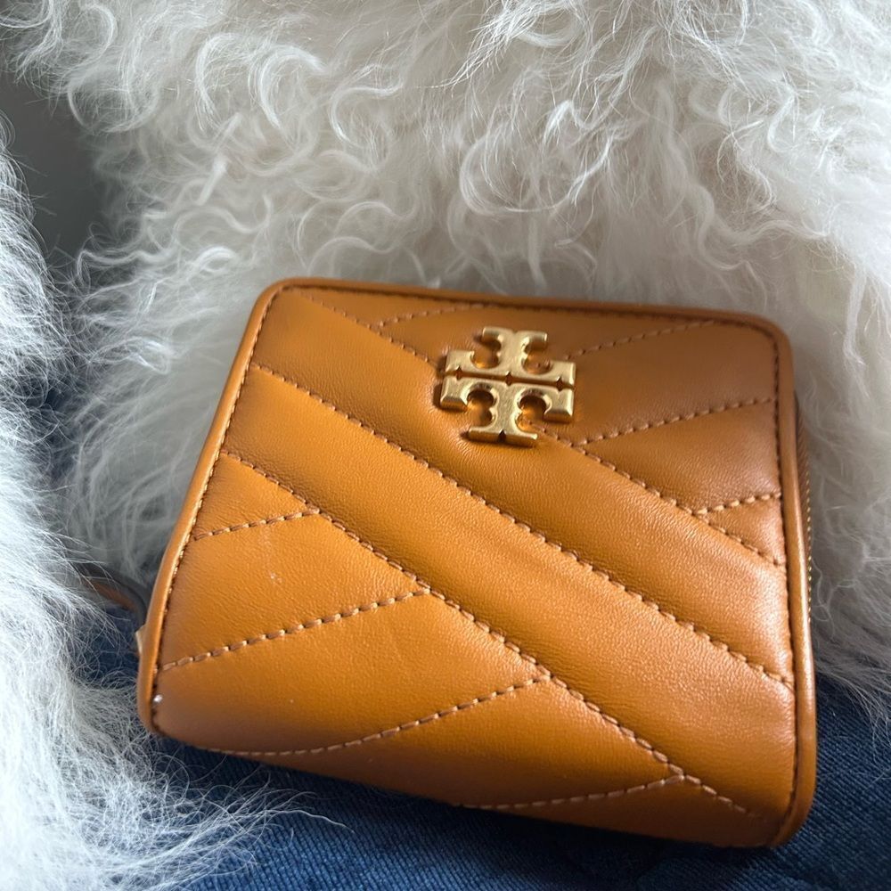 Tory Burch
Kira Chevron Leather Bifold Wallet